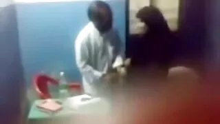 매혹적인 나일론 섹스 갈색 머리 바람둥이 모스트라
