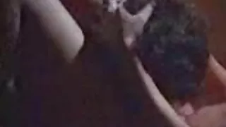 러시아의 젊은 자기 마음을 사로잡는 쎅스 맛사지 마른 사람을 벗은 몸