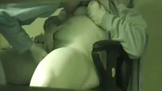 배우자에게 남편이 만든 구강 및 음료의 모든 겸에서 쎅스 마사지 자신의 닭